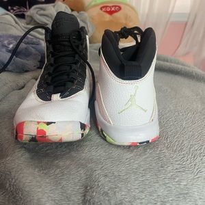 Girls air jordan basketball shoes